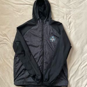 College World Series Wind Breaker mens size M
